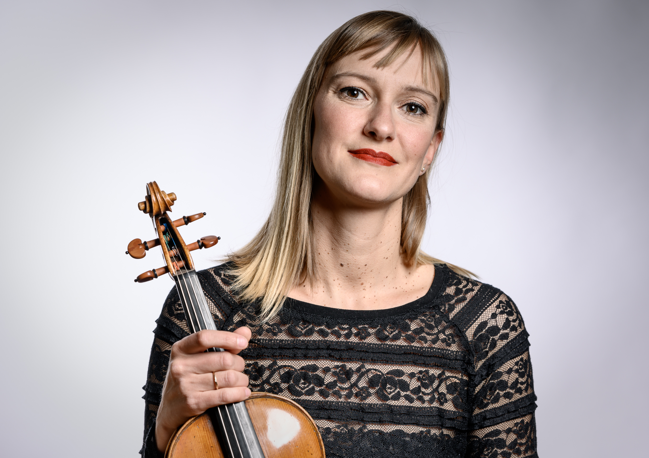 Elsa Claveria, 1. Konzertmeisterin, 1. Violine, Neubrandenburger Philharmonie